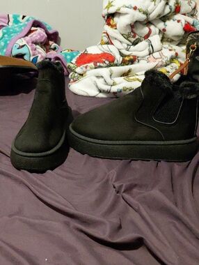 SHEIN Black Faux Fur Trim Chelsea Ankle Booties